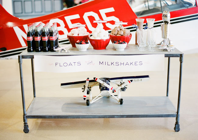Simple DIY ideas floats and milkshake wedding bar
