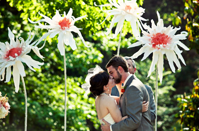DIY Giant flower wedding Big thanks to Britney for putting this together 
